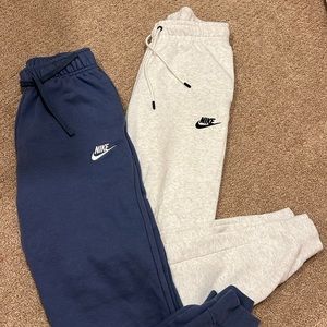 Womens set of 2 Nike joggers size XS